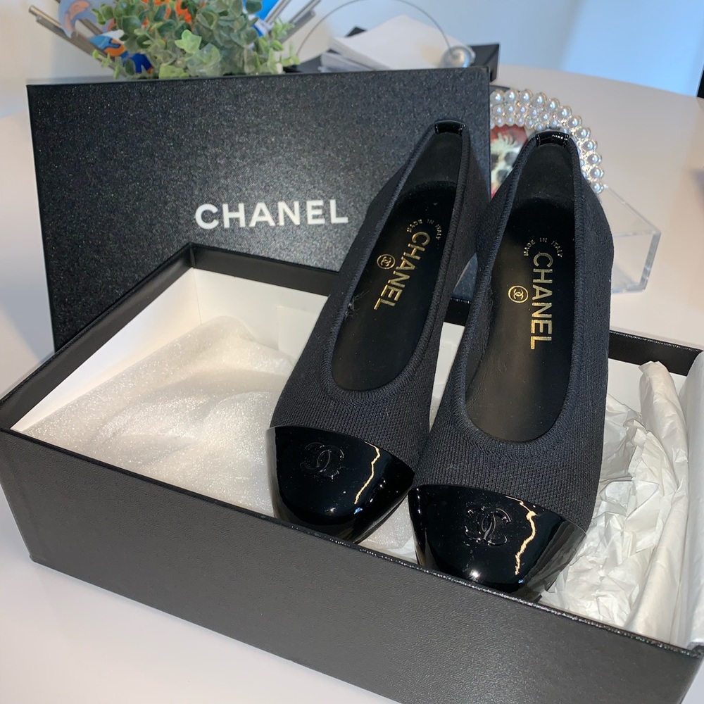 Chanel Black Flats (35) Size 5